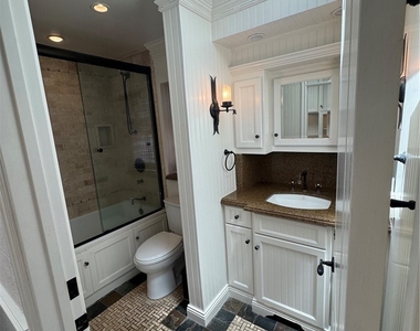 668 Anita Street - Photo Thumbnail 8