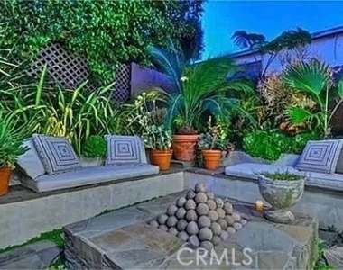 668 Anita Street - Photo Thumbnail 18