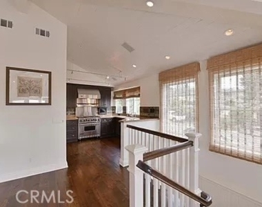 668 Anita Street - Photo Thumbnail 4