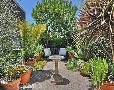 668 Anita Street - Photo Thumbnail 17