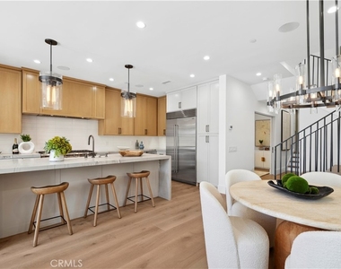 430 Fernleaf Avenue - Photo Thumbnail 14