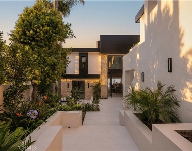 212 Hazel Drive - Photo Thumbnail 16