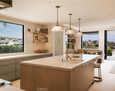 212 Hazel Drive - Photo Thumbnail 4