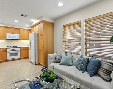 44 Modesto - Photo Thumbnail 7