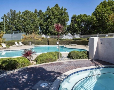 8442 Via Sonoma - Photo Thumbnail 22
