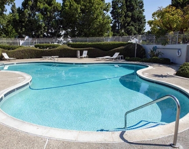 8442 Via Sonoma - Photo Thumbnail 21