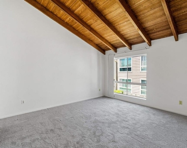 7811 Tommy Drive - Photo Thumbnail 8