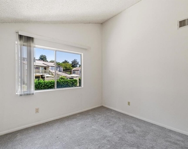 7811 Tommy Drive - Photo Thumbnail 9
