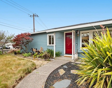 796 Crespi Drive - Photo Thumbnail 6