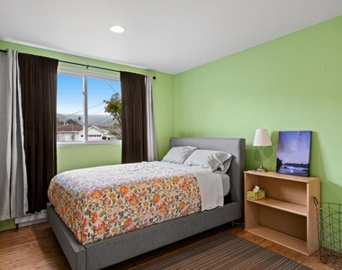 796 Crespi Drive - Photo Thumbnail 37