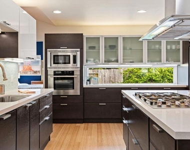 796 Crespi Drive - Photo Thumbnail 27