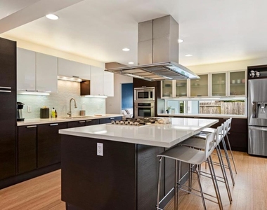 796 Crespi Drive - Photo Thumbnail 22