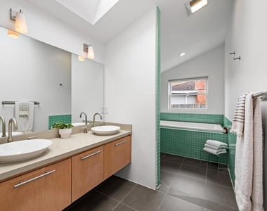 796 Crespi Drive - Photo Thumbnail 33