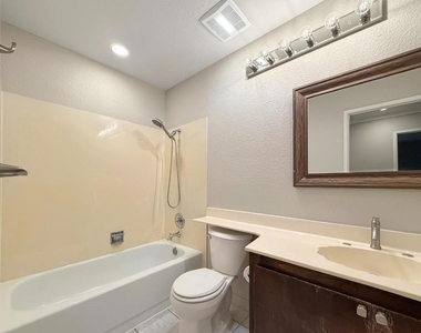 5935 Woodbine Place - Photo Thumbnail 13