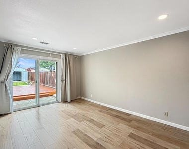 5935 Woodbine Place - Photo Thumbnail 25