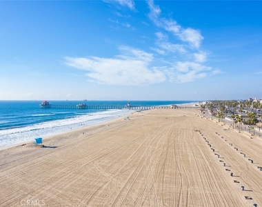 200 Pacific Coast Highway - Photo Thumbnail 34