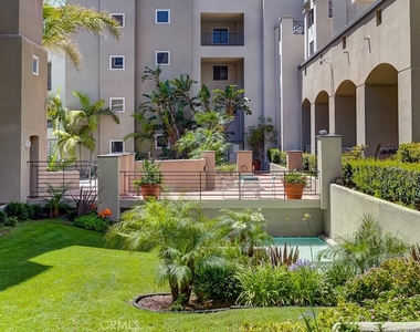 200 Pacific Coast Highway - Photo Thumbnail 29