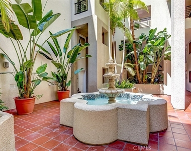 200 Pacific Coast Highway - Photo Thumbnail 19