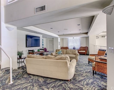 200 Pacific Coast Highway - Photo Thumbnail 22