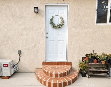 8056 Alder Avenue - Photo Thumbnail 6
