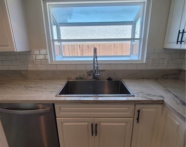 35054 Beech Avenue - Photo Thumbnail 9