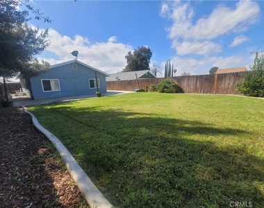 35054 Beech Avenue - Photo Thumbnail 2