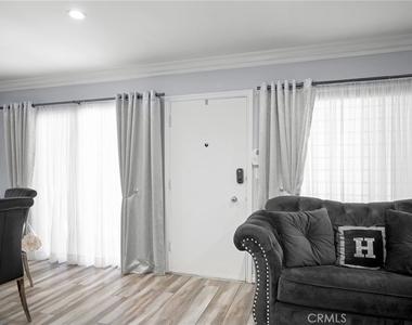 1126 N Central Avenue - Photo Thumbnail 3