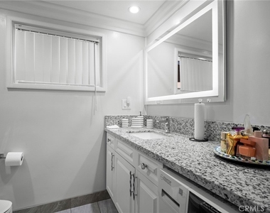 1126 N Central Avenue - Photo Thumbnail 14