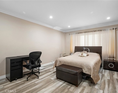 1126 N Central Avenue - Photo Thumbnail 11
