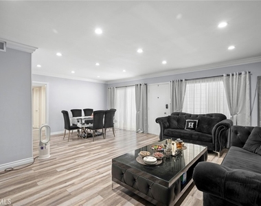 1126 N Central Avenue - Photo Thumbnail 6