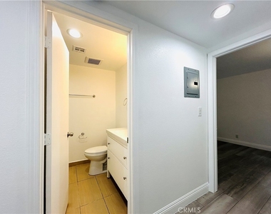 857 N Vineyard - Photo Thumbnail 9