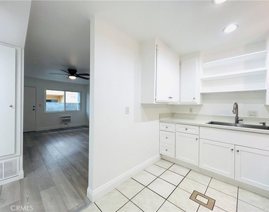 857 N Vineyard - Photo Thumbnail 5