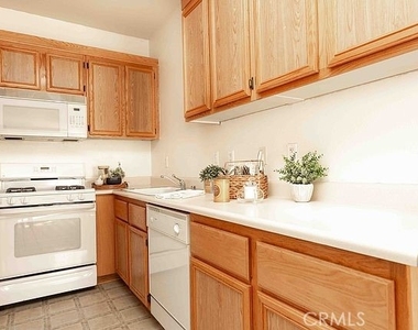 47395 Monroe Street - Photo Thumbnail 6