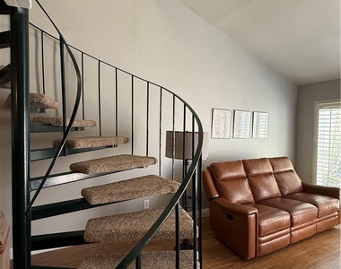 2900 Madison - Photo Thumbnail 4