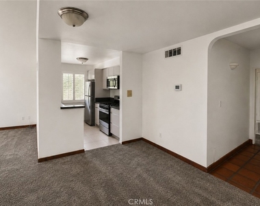 5255 Bellingham - Photo Thumbnail 2