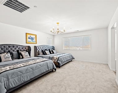 583 Lone Pine Drive - Photo Thumbnail 8