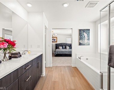 583 Lone Pine Drive - Photo Thumbnail 12