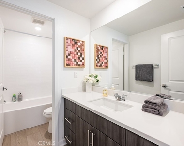583 Lone Pine Drive - Photo Thumbnail 10
