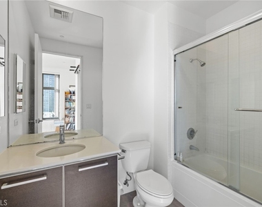 801 S Grand - Photo Thumbnail 9