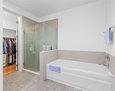 801 S Grand - Photo Thumbnail 6