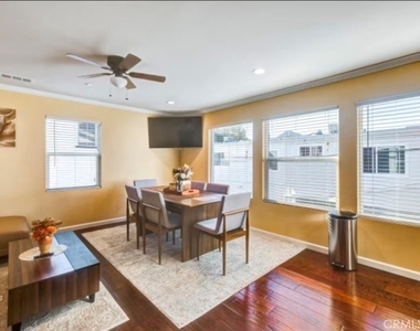 523 Fischer Street - Photo Thumbnail 6