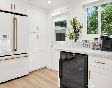 937 Misty Isle Drive - Photo Thumbnail 13