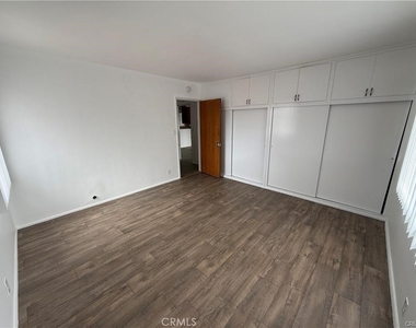 425 Allen Avenue - Photo Thumbnail 6