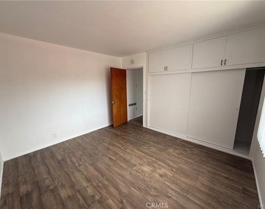 425 Allen Avenue - Photo Thumbnail 7