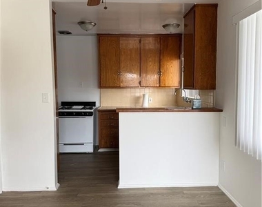 425 Allen Avenue - Photo Thumbnail 3