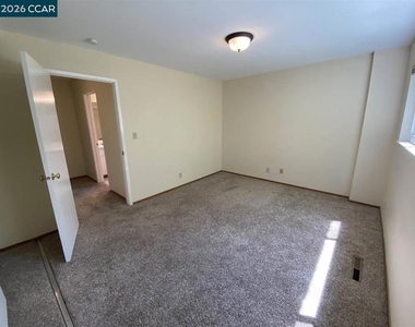 2145 Donald Dr - Photo Thumbnail 16
