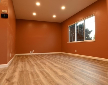 1316 Russell Street - Photo Thumbnail 2