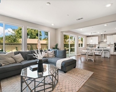 163 Canary Creek Way - Photo Thumbnail 19