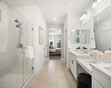 163 Canary Creek Way - Photo Thumbnail 10