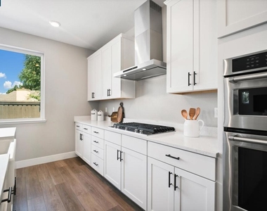 163 Canary Creek Way - Photo Thumbnail 15